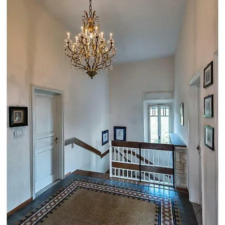 Italy 马里纳-迪-皮特拉桑塔